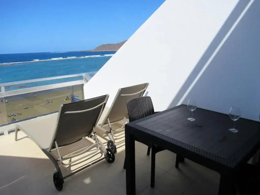 Apartamento 1ª linea Las Canteras -vista mar con terraza y wifi - 307