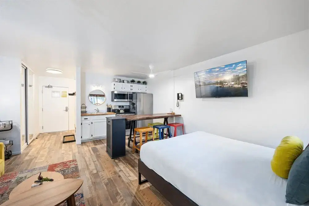 114 Bldg B 1 Bedroom Condo
