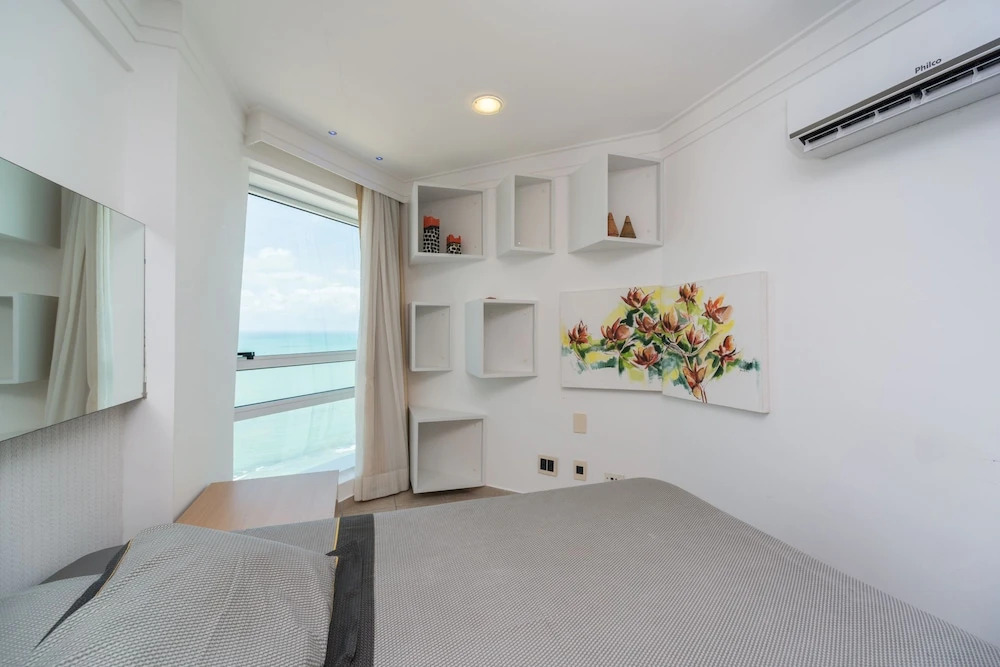 RAD2704 Fine oceanfront flat Boa Viagem