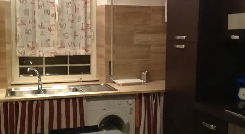 ReRent Rooms - 36 TRIONFALE GUESTHOUSE
