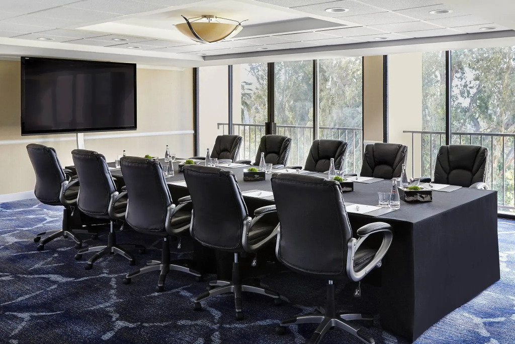VEA Newport Beach, a Marriott Resort & Spa