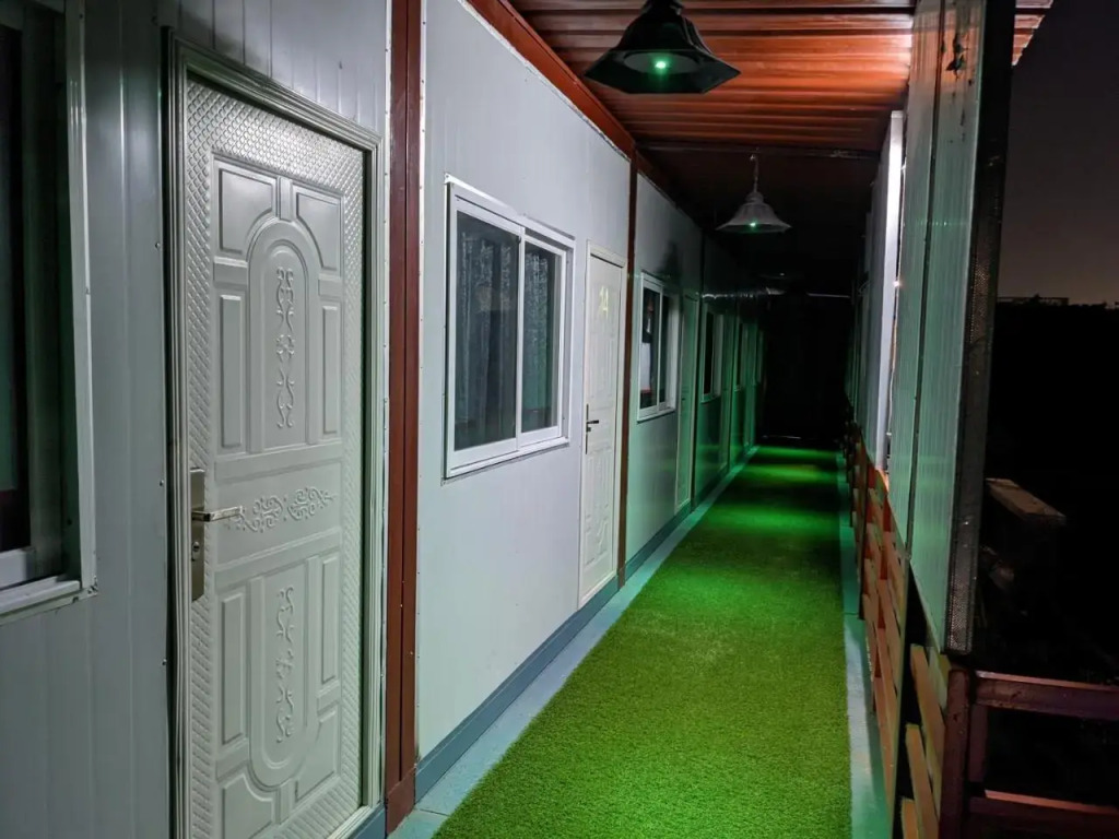 Private Rooms with International Airport View