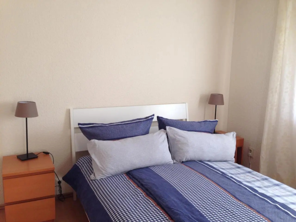 Ferienwohnung Mit Garten in Koln