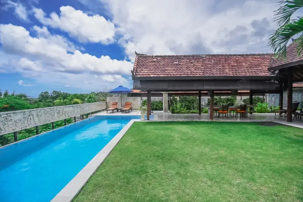 Tropical Villa Asmara - 400sqm Garden Oasis with large Pool and Scenic Views