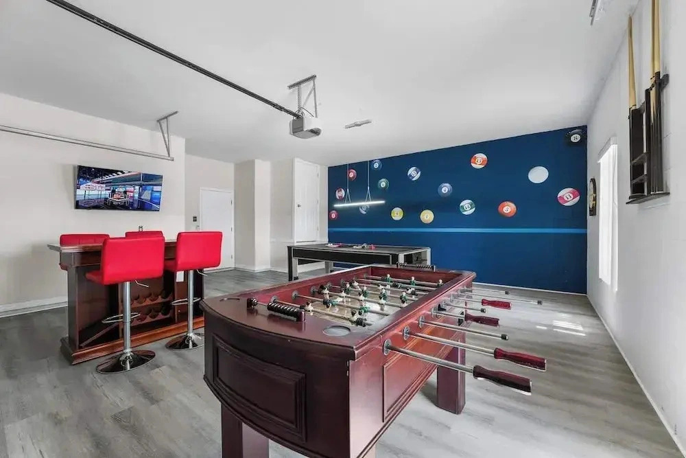 Make Memories in This 6 Bedroom With Private Pool