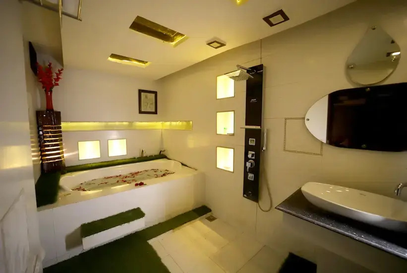 Ayu Villa, Jim Corbett