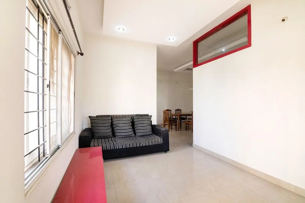 Oyo 22900 Sri Sai Suites