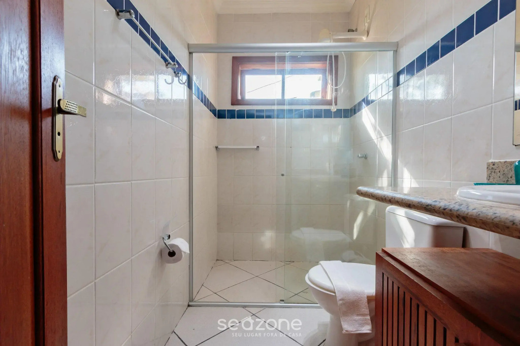 Linda Casa com piscina e churrasqueira URA0015
