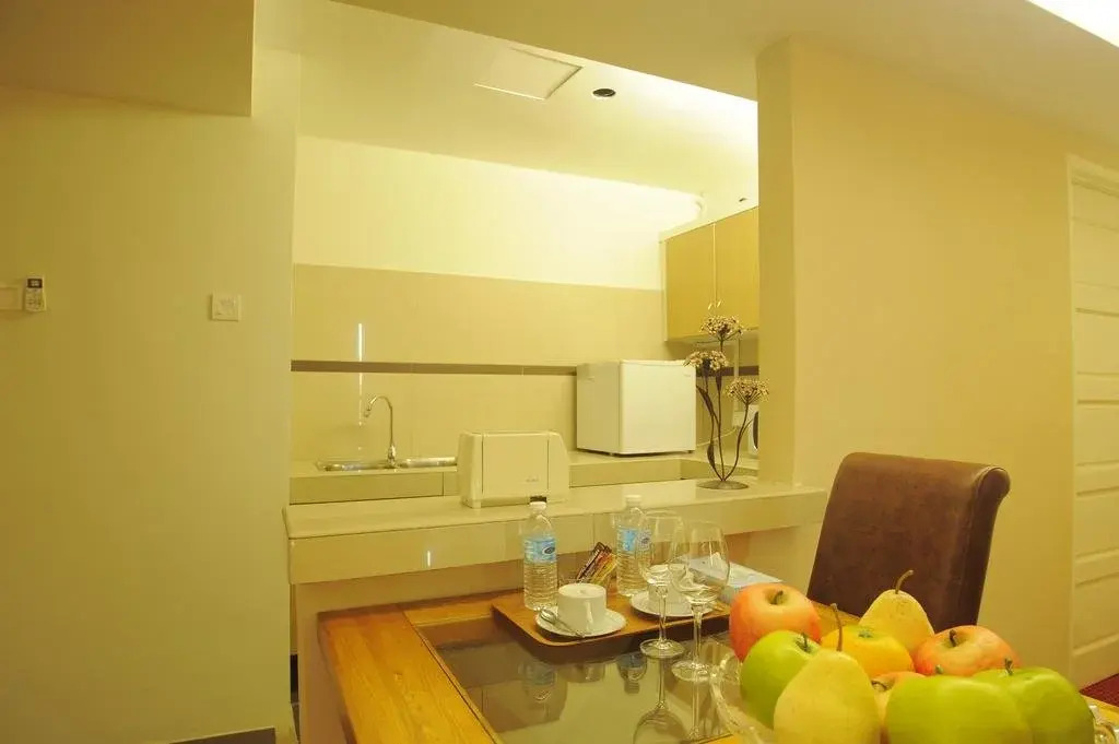 Nik Adik Khalifa Suites Apartment