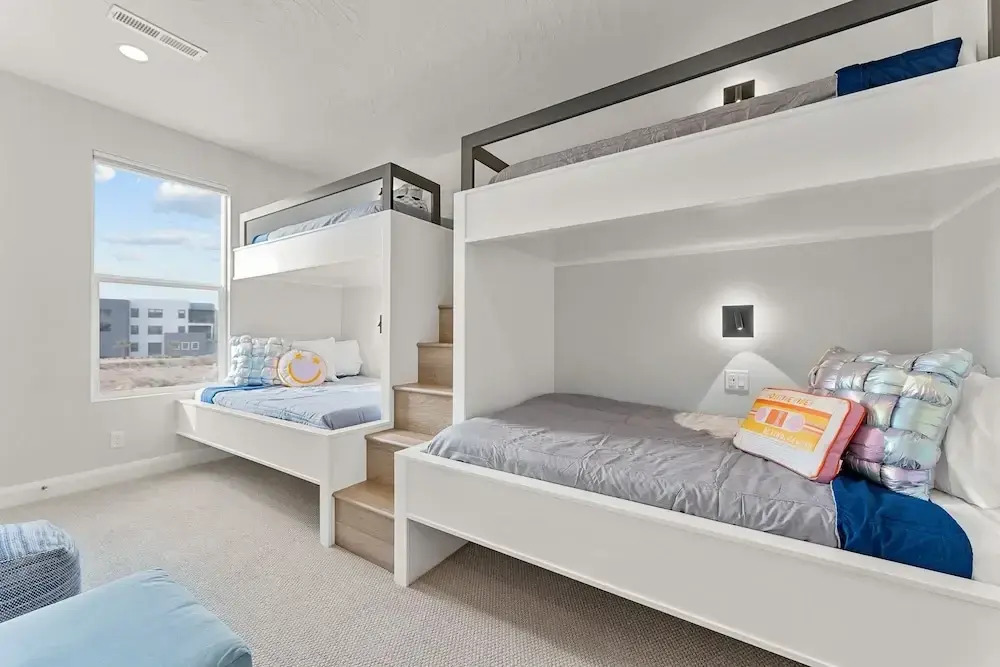 Your Happy House 5 Bedroom Townhouse