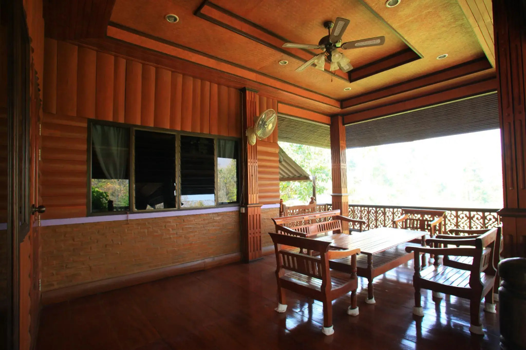 Banphu Montalang Resort