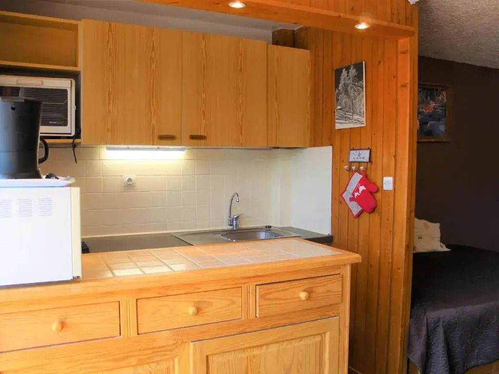 Appartement Vars, 1 pièce, 4 personnes - FR-1-330B-150