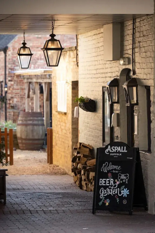 The Bull And Swan