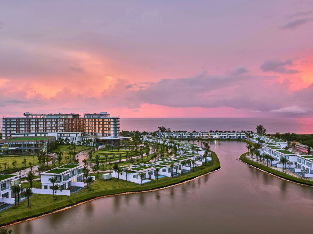 Курортный отель Mövenpick Resort Waverly Phu Quoc