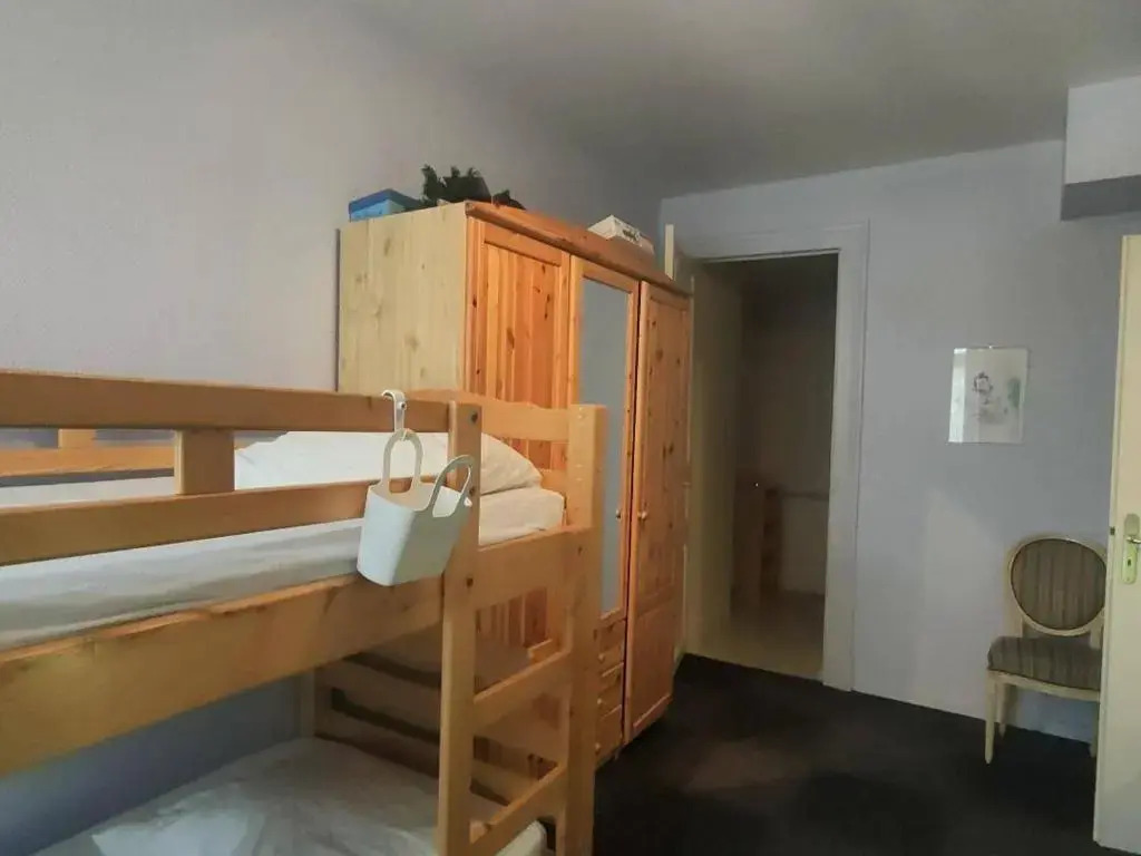 Appartement Cauterets, 4 pièces, 8 personnes - FR-1-234-165