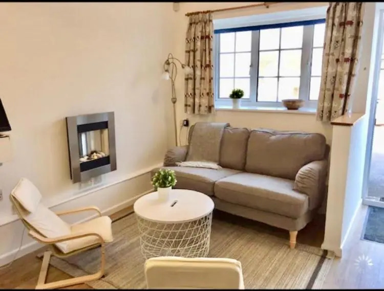 Great Price, Lovely Comfy Flat.2 Mins From the Sea