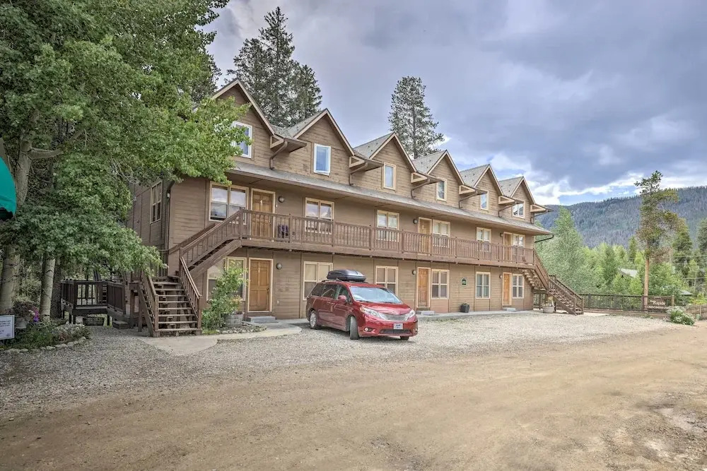 Walk to Marina: Rustic Grand Lake Retreat!