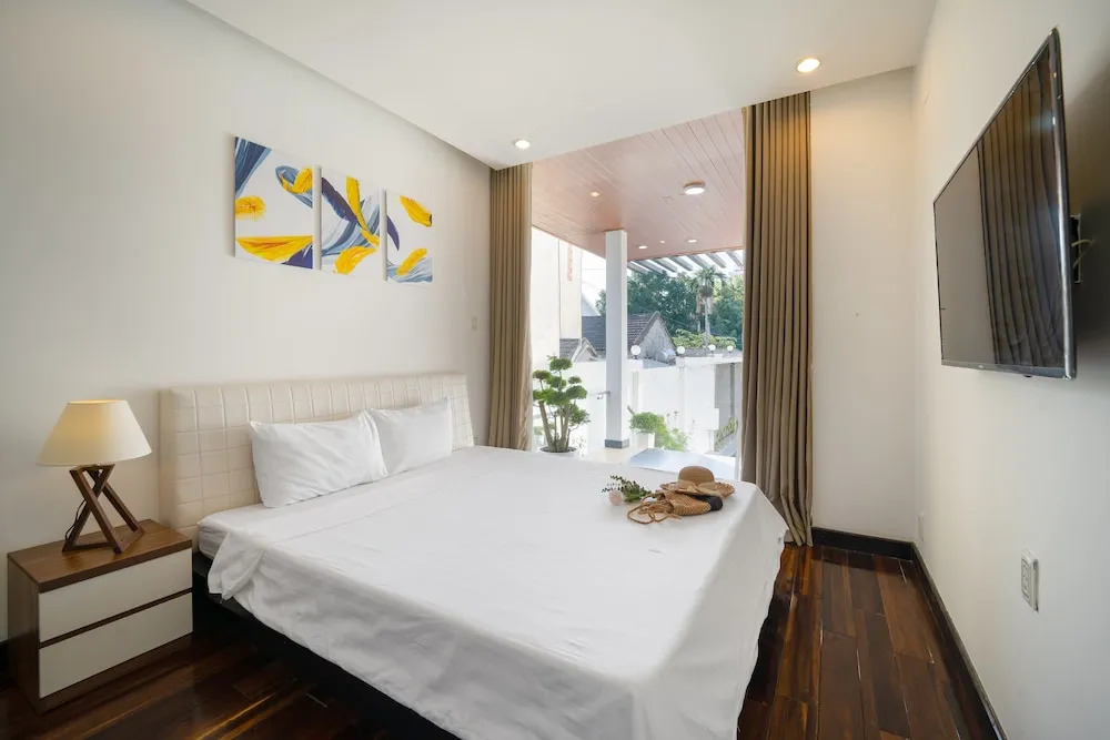 T P Pool Villa