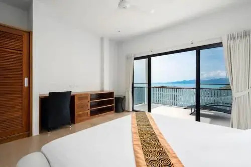 7 Bed Luxury Seaview Villas 5 mins beach