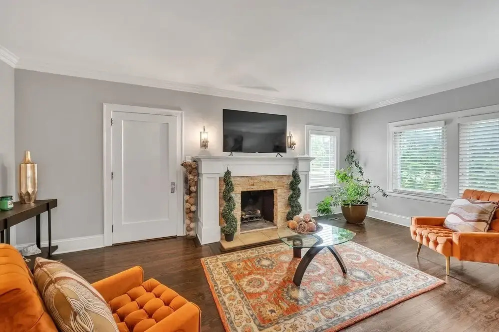 Serene & Charming 5br Des Plaines Getaway 5 Bedroom Home by RedAwning