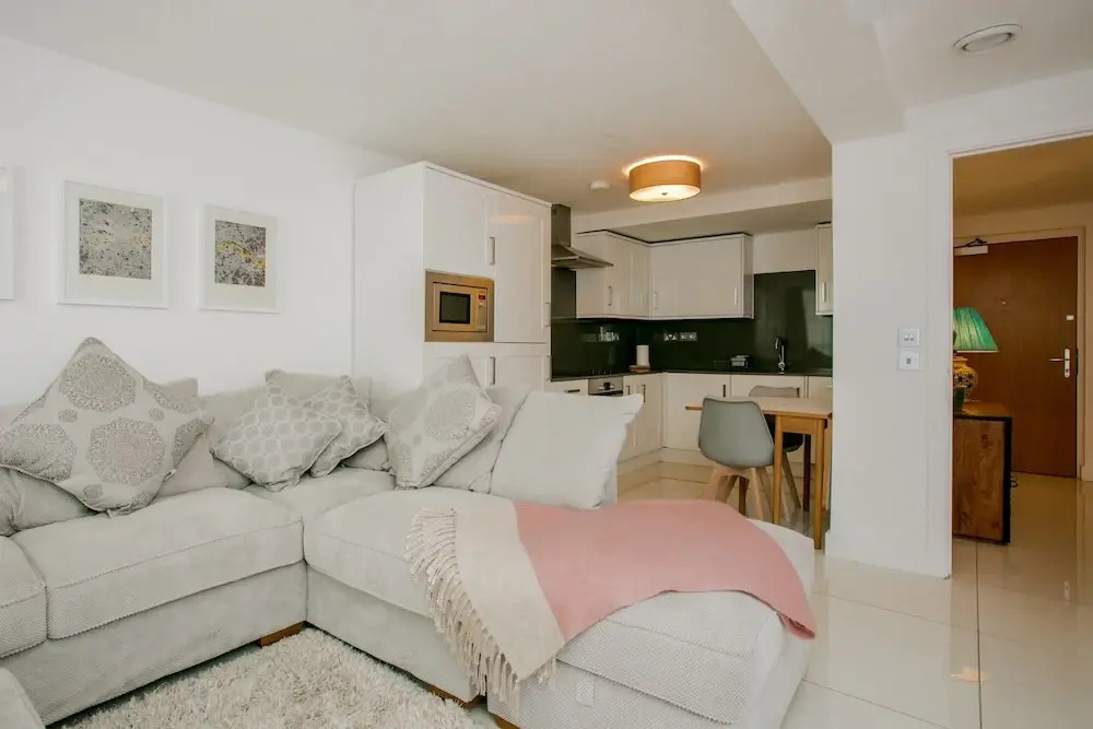 Modern 2 Bedroom Flat In Greenwich