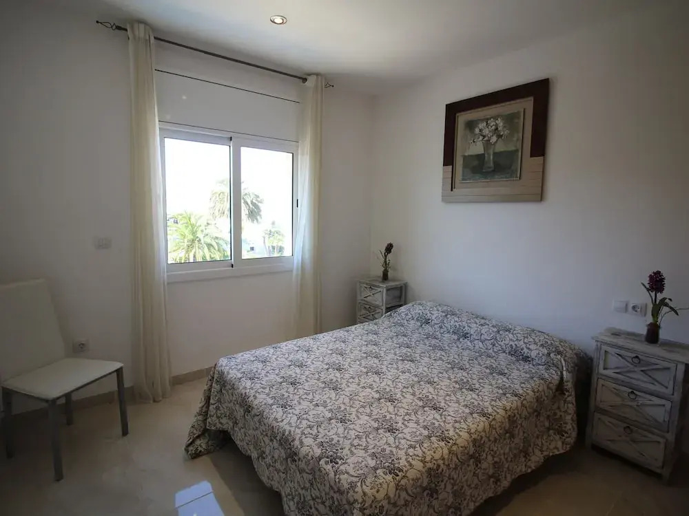 Holiday Home With its own Mooring and Private Swimming Pool