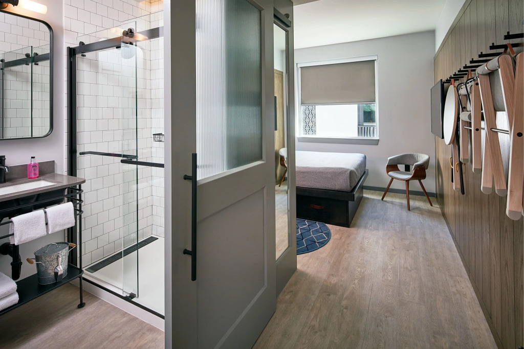 MOXY Denver Cherry Creek
