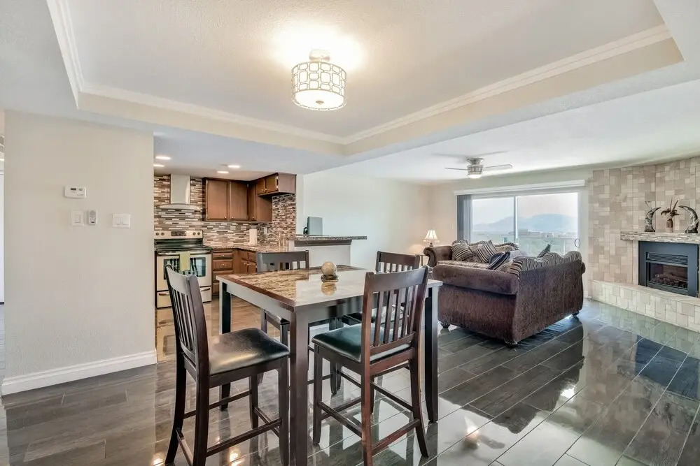 888 Convention Center 3 BEDROOM 2 BATH Condos