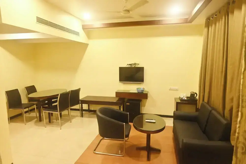 Simran Heritage(Business Hotel