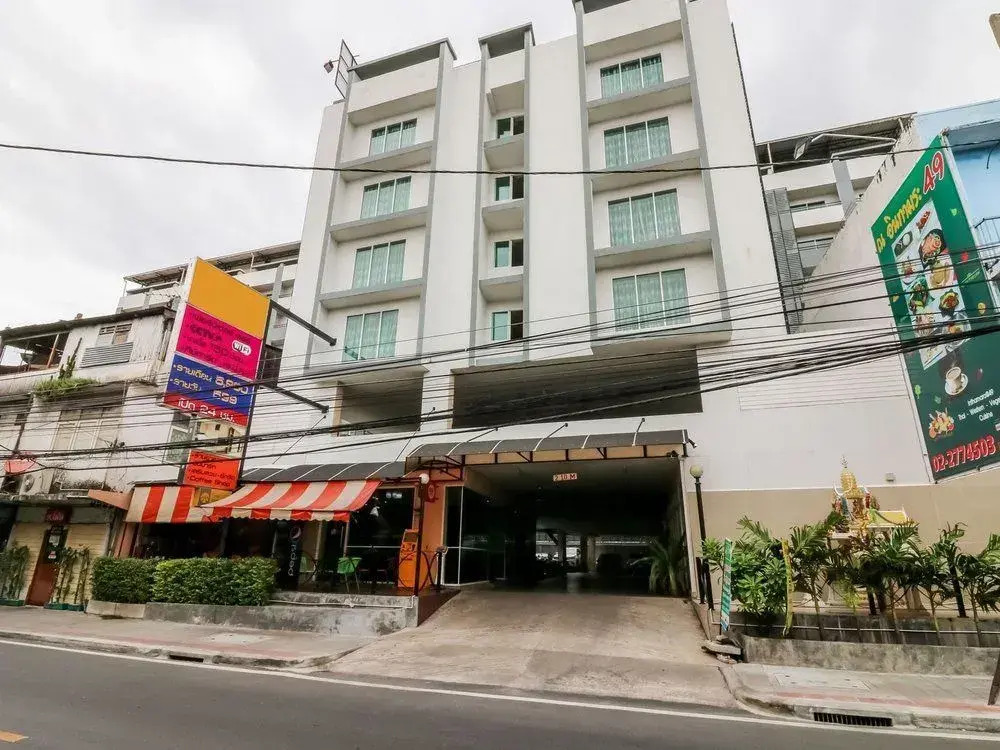 NIDA Rooms Metro Inthamara 169