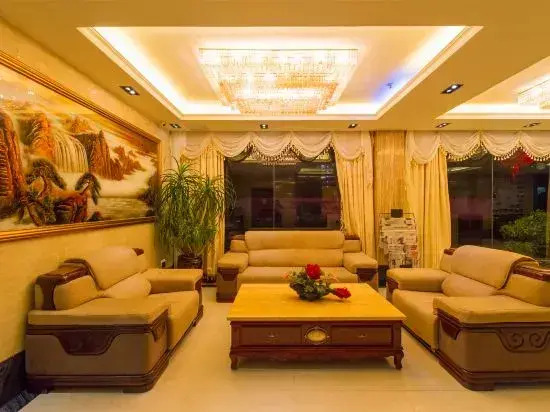 Junlin Hotel (Yangshuo West Street Central Plaza Branch)