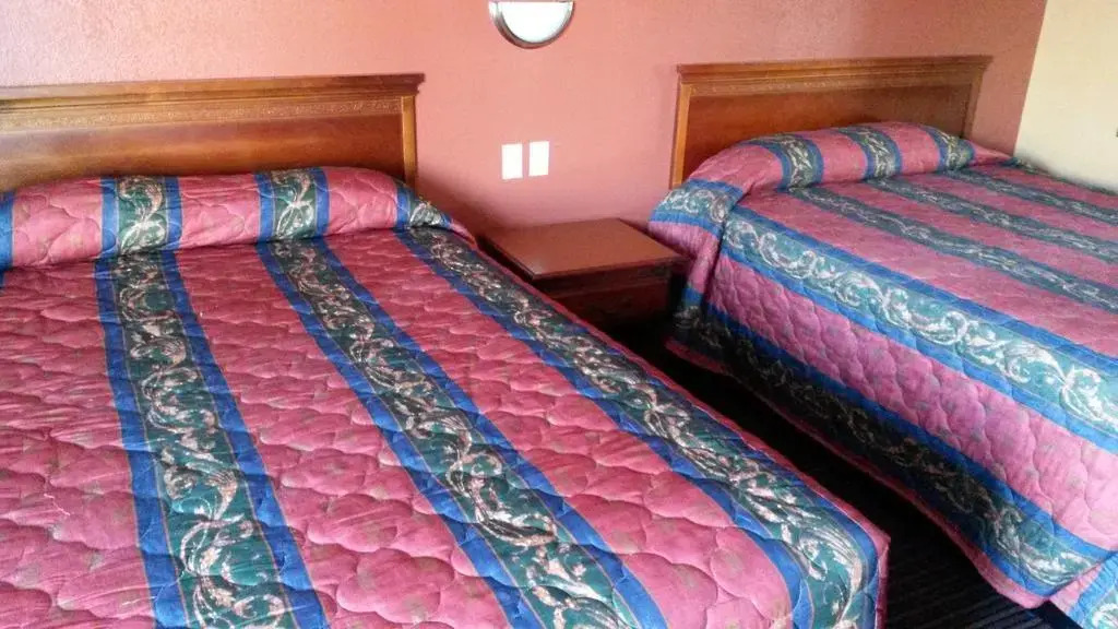 Two Palms Motel