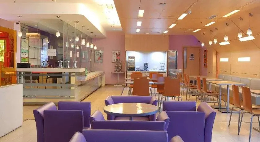 IBIS Anshan Shengli Square