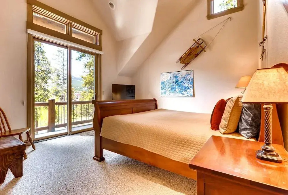 Mountain Bear Lodge