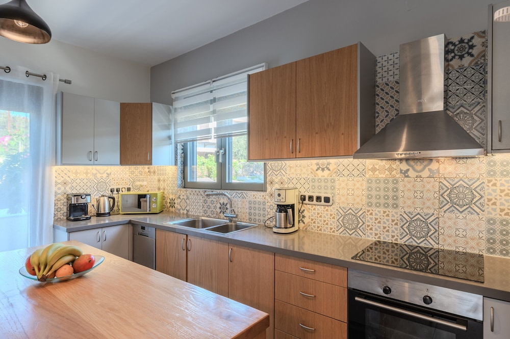 3As 3BD Villa, Heated Pool, Sauna & Gym