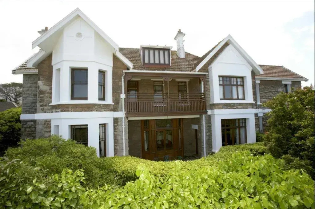 Reading House
