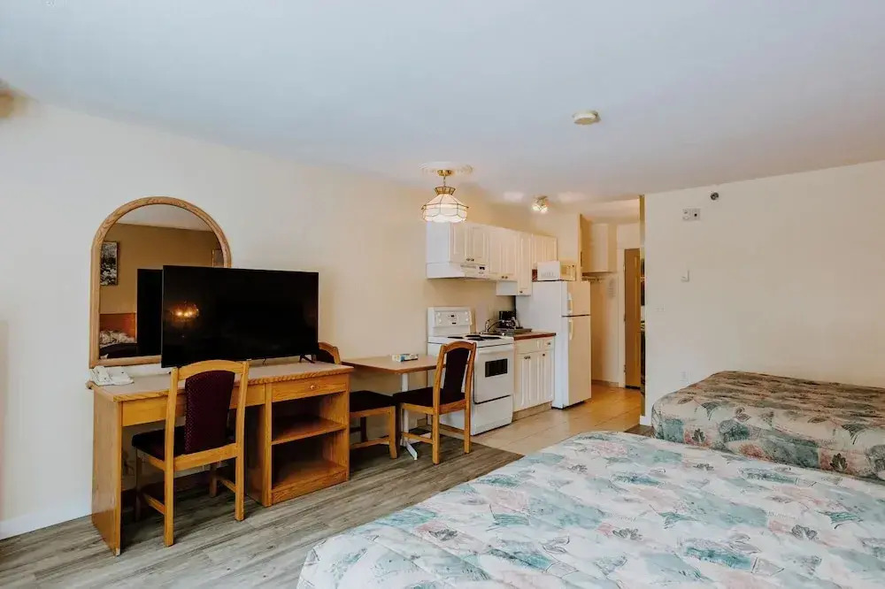 Western Budget Plus Mosaic Suites