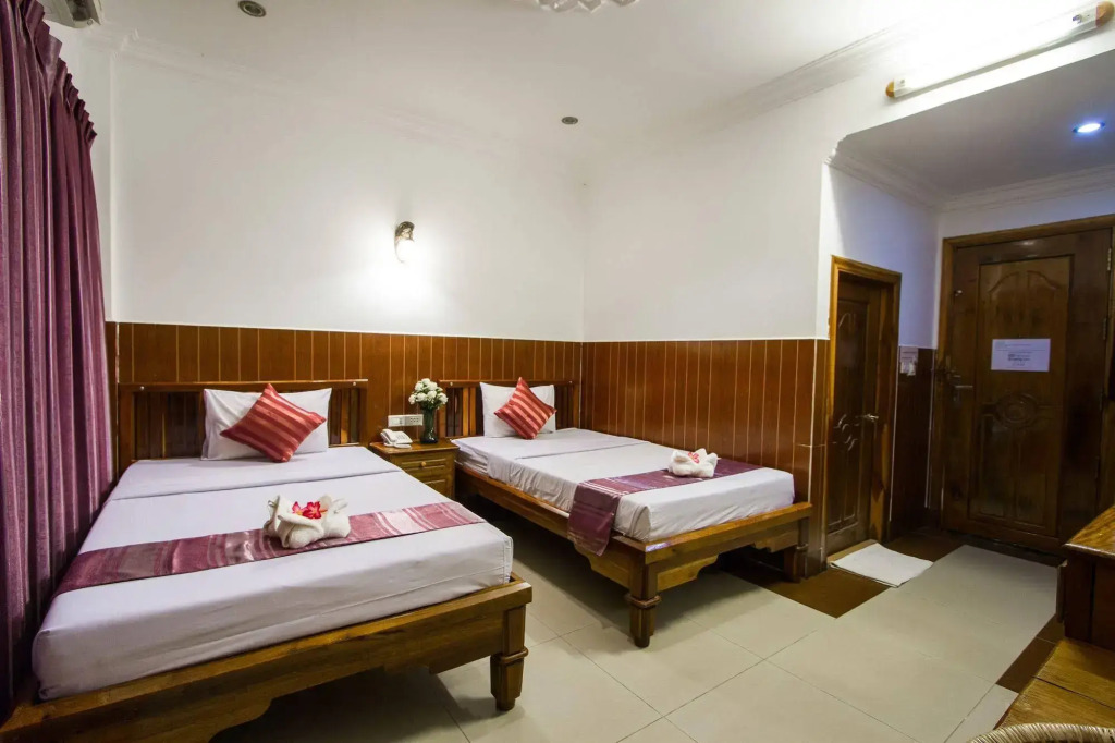 Botoum Hotel