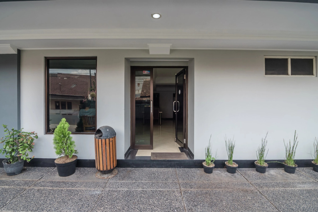 RedDoorz Plus at Buah Batu