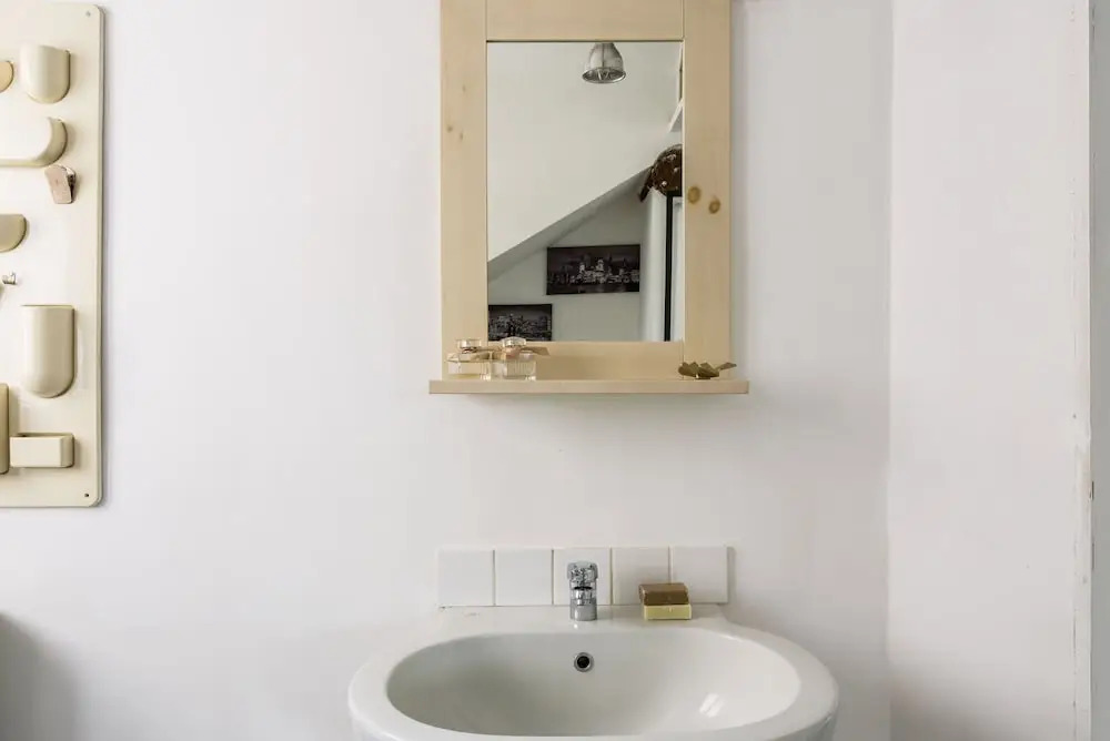 JOIVY Classic Top-Floor Studio By Park