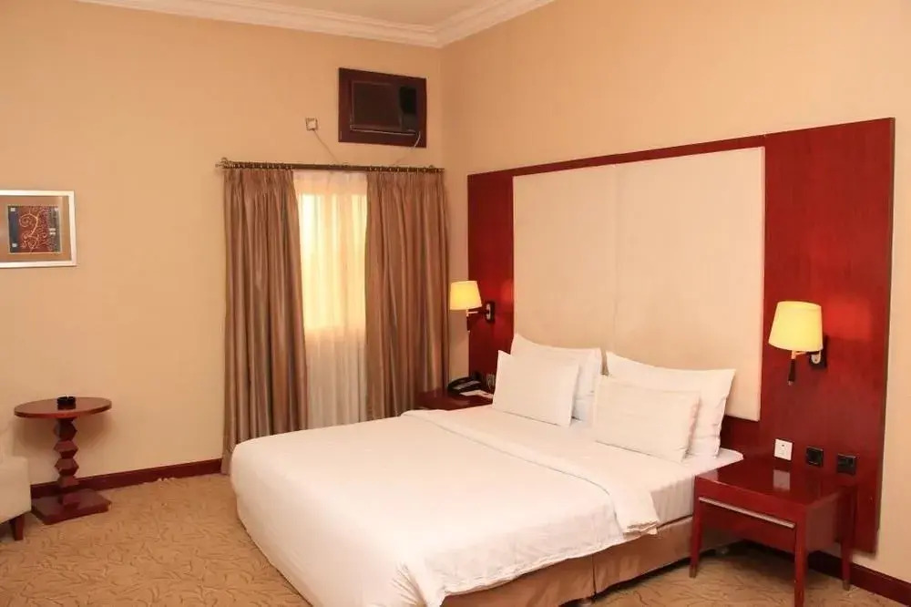 Chelsea Hotel - Guest Room