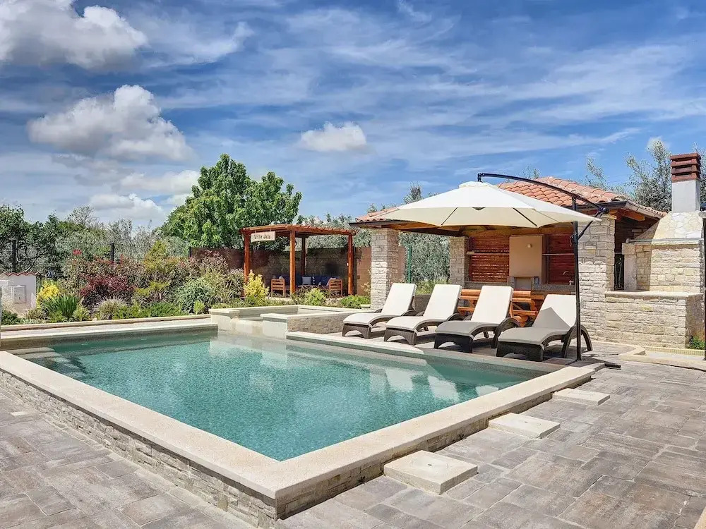 Holiday Home Medulin With Pool Near Beach