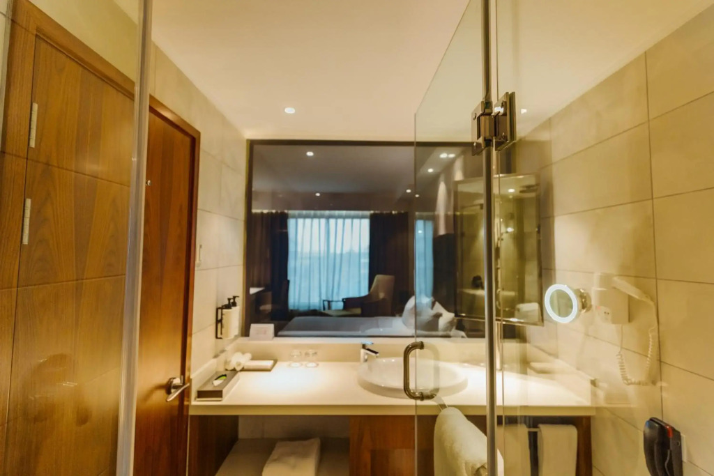 Crowne Plaza Nairobi Airport by IHG