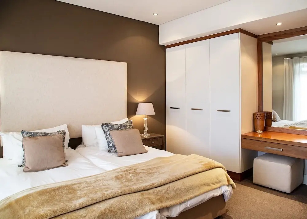 Marine Square Luxury Suites