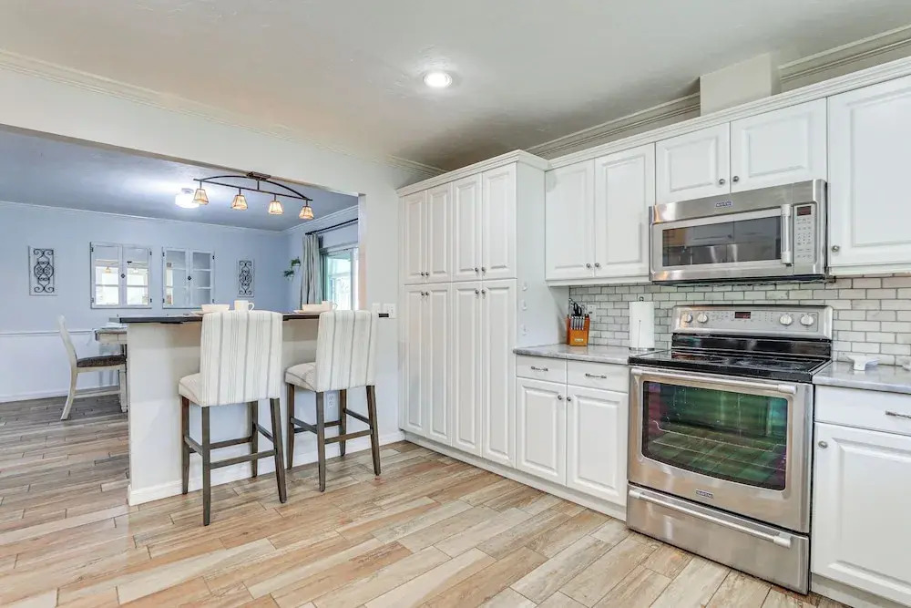 Pet-friendly Home w/ Heated Pool in Bradenton