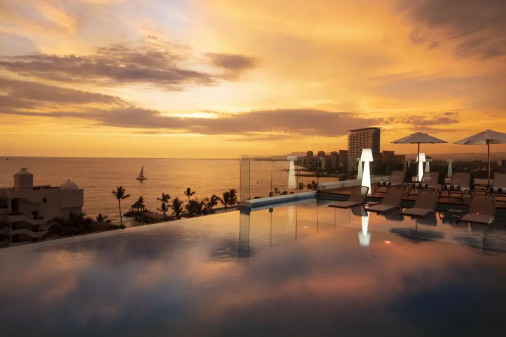 Crown Paradise Golden All Inclusive Resort