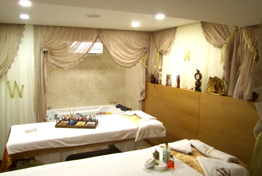 Wise Hotel & Spa