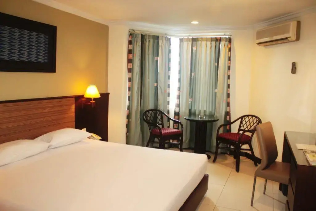 Losari Metro Hotel