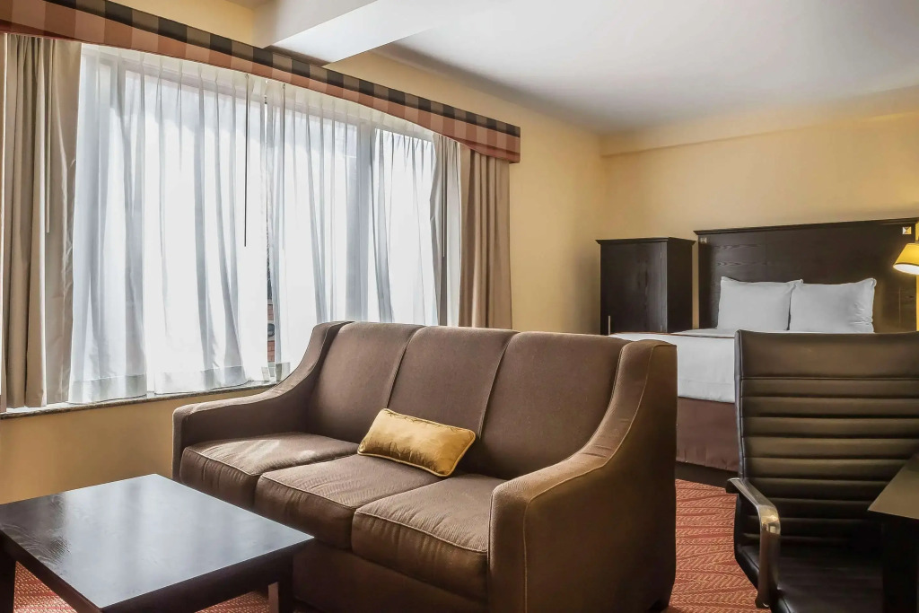 Comfort Inn & Suites LaGuardia Airport