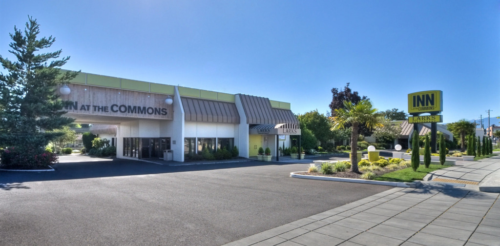 Inn at the Commons